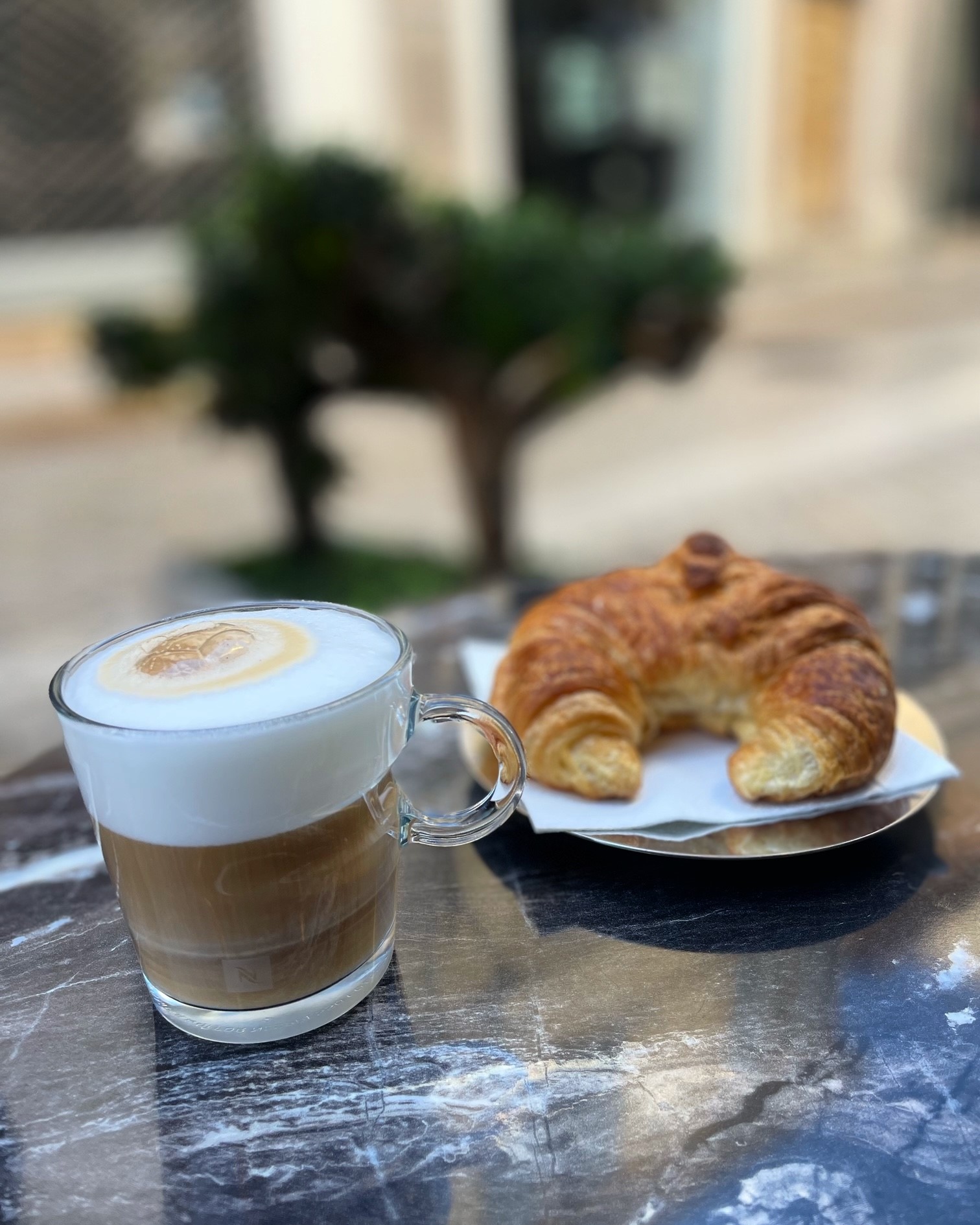 VICTORIA CASSIS - Bar à Champagne, vins, café & cocktails