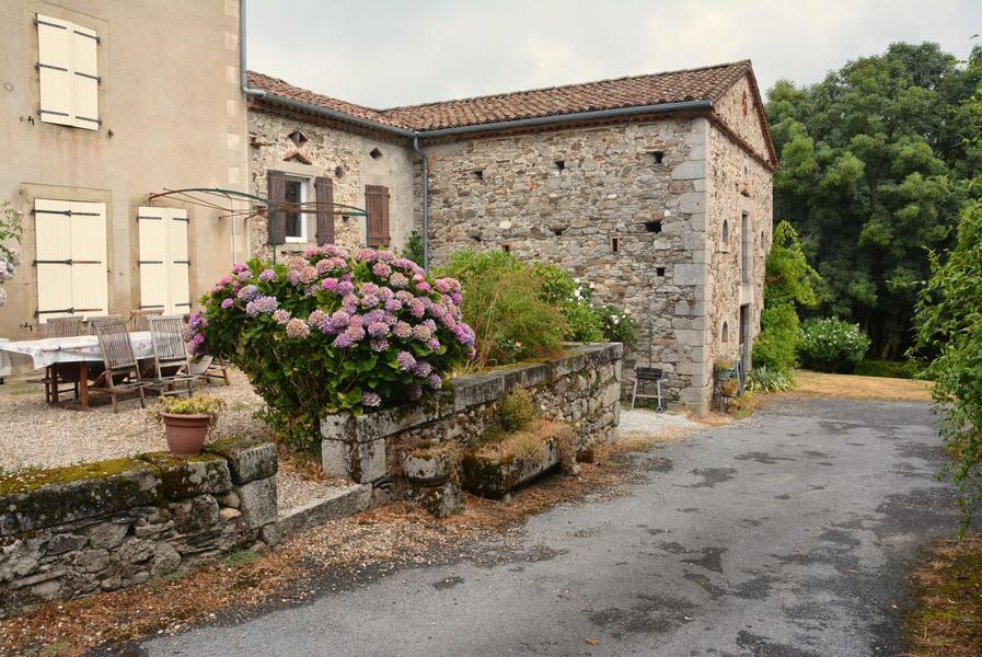 Extérieur-La Garrigue Petit Gîte-St Salvy de la Balme-Gîtes de France