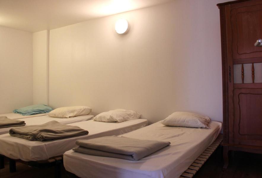 Grange des Tilleuls - Dortoir 4 personnes - Gîtes de Groupe d'Etape - Roure - Alpes-Maritimes