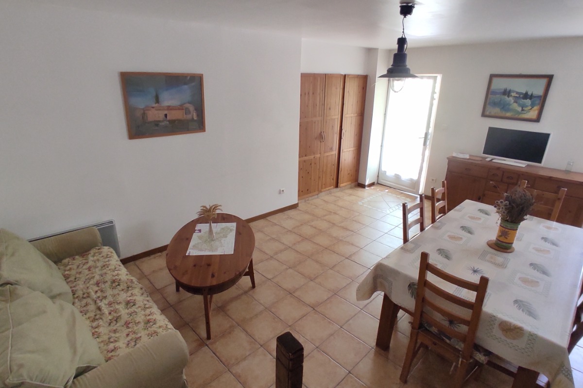 Domaine du Chêne Vert - Gîte La Bergerie - Séjour donnant sur la terrasse