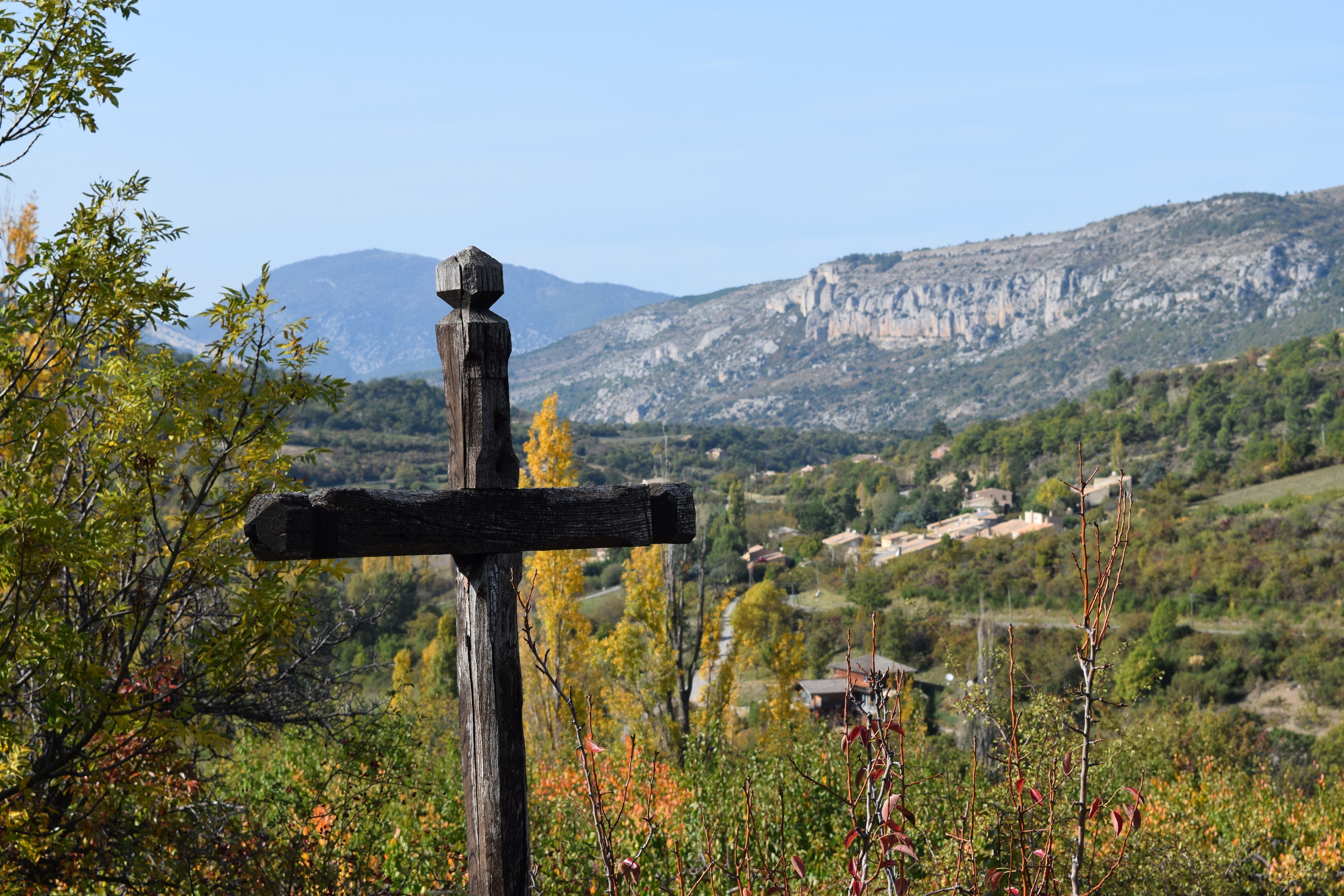 Vue sur le hameau des Sias depuis la chapelle Notre-Dame de l'Assomption