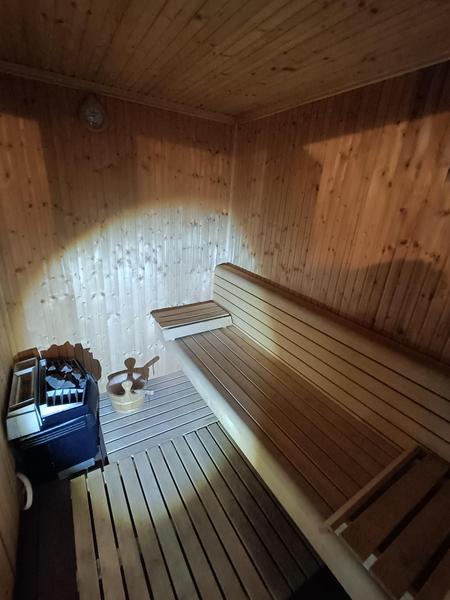 Sauna avec douche et WC