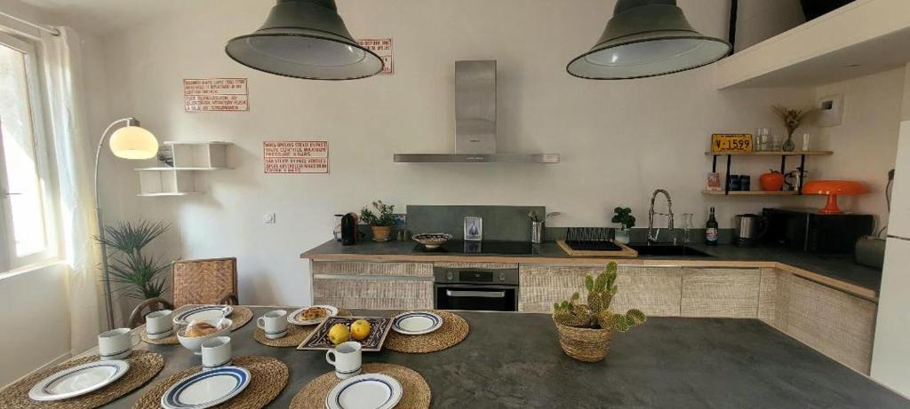 Magnifique LOFT Déco sur le port et à 5mn des plages wifi Clim 85 m2 — photo 2