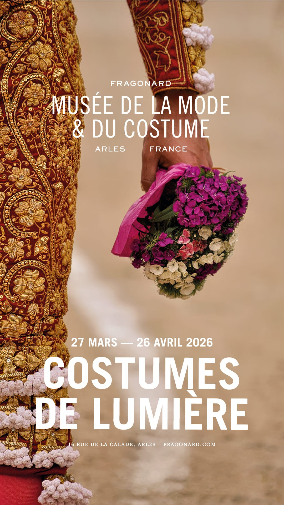 Costumes of light! In the ring, on stage and on the catwalk