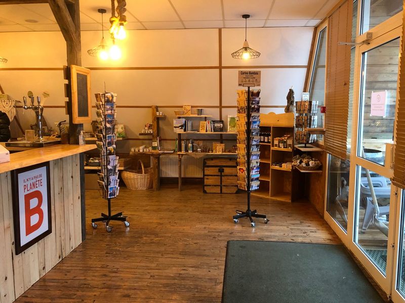 Ain's Temps Loisirs : boutique et petite restauration aux Plans d'Hotonnes