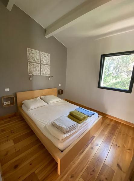 La cigale rouge_Mondragon