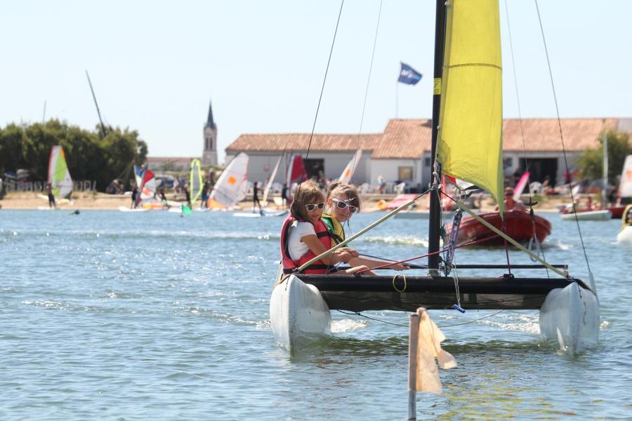 Cours particulier planche à voile, dériveur, stand up paddle,foil ou catamaran et navigation libre par "Centre Nautique Couardais du Goisil"