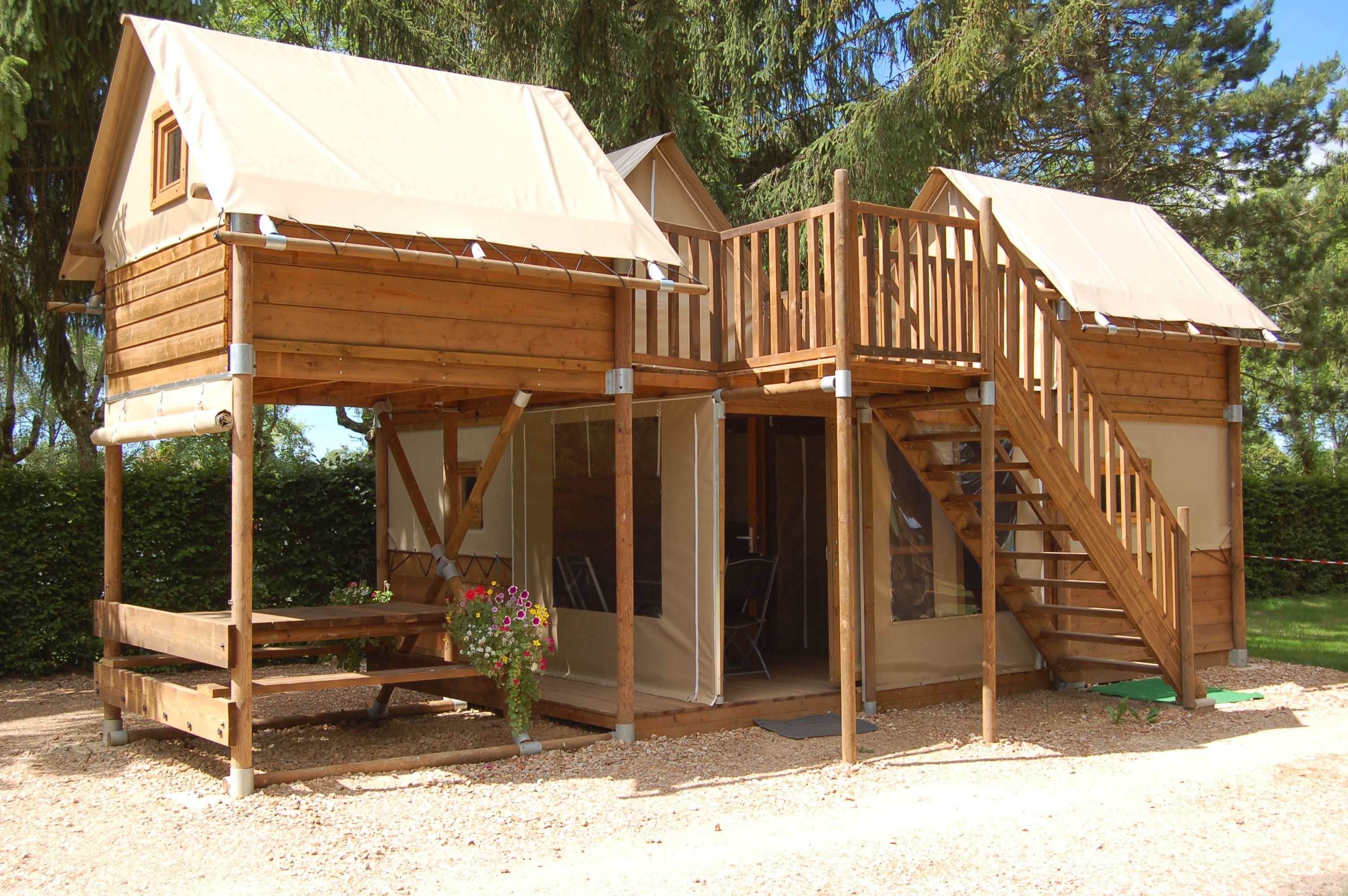 Façade lodge