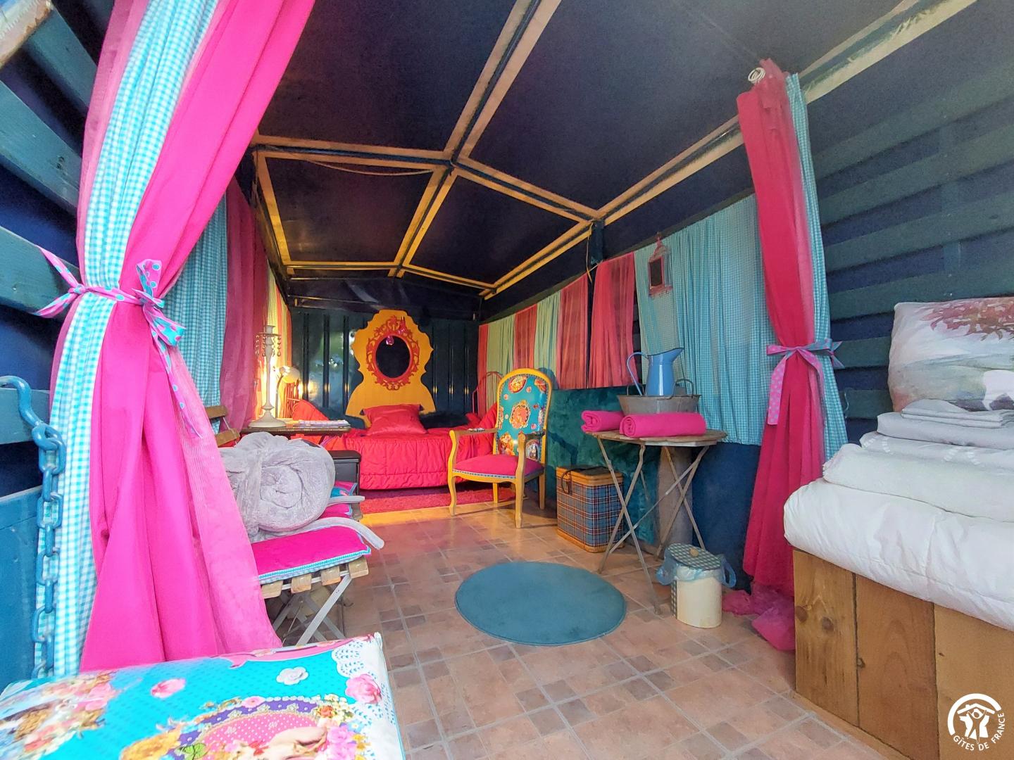 Les Truck Lodges Les Animaux et Marino, Saint-Andiol - photo 9