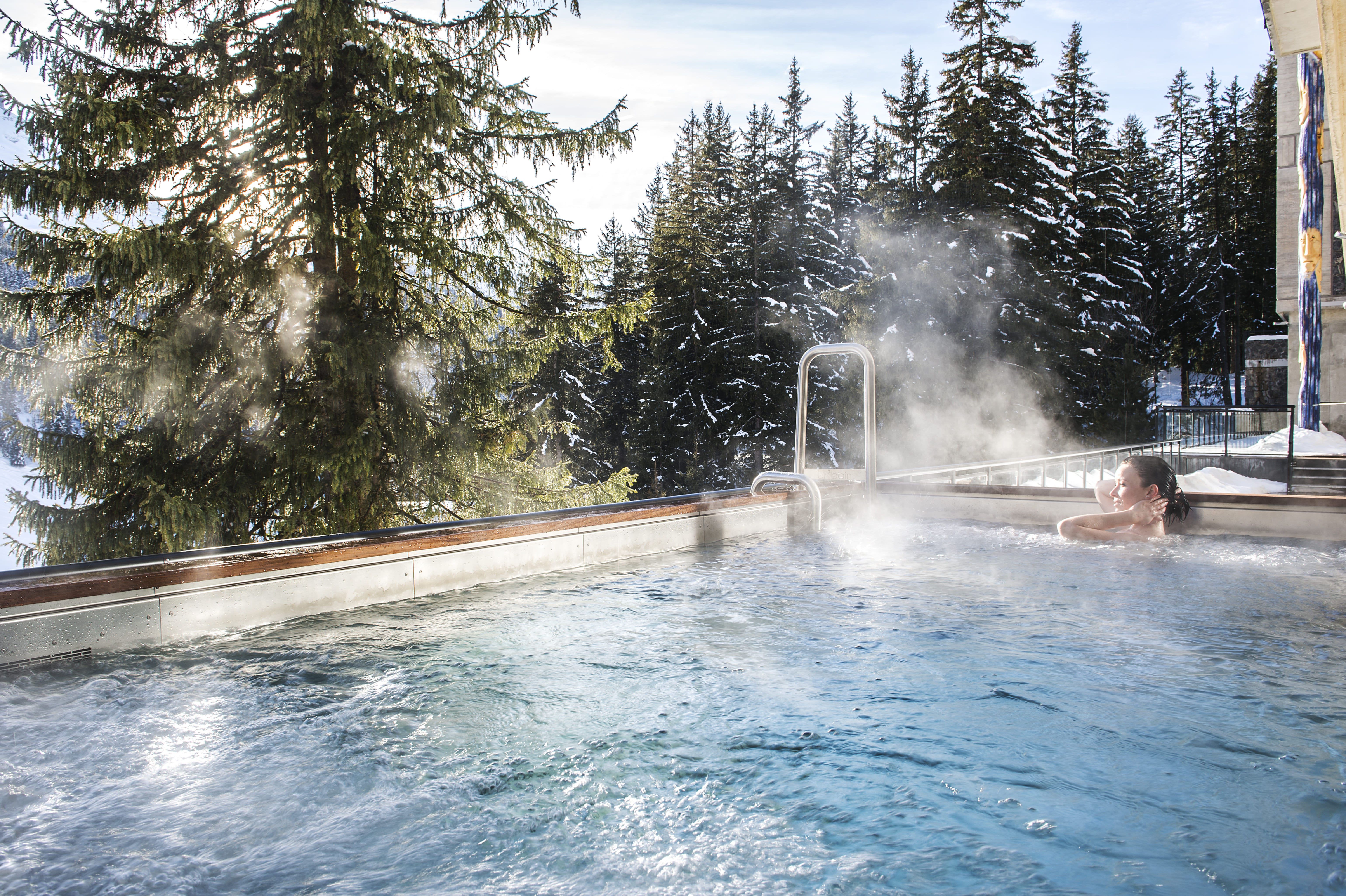 Jacuzzi extérieur en fin de journée