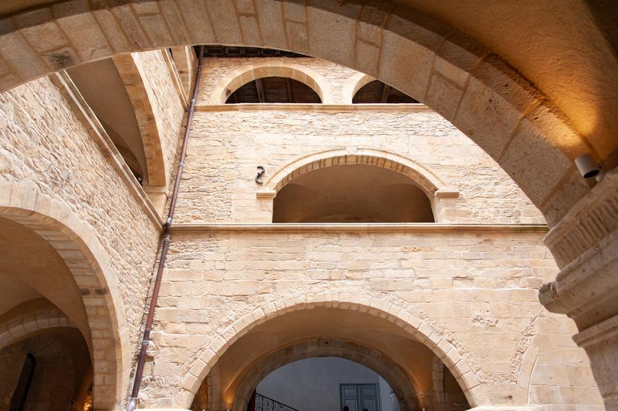 Visite archéologique : Le château médiéval révélé par larchéologie