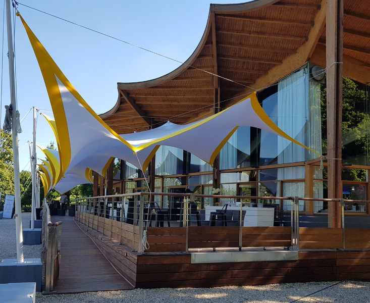 La terrasse du Pavillon Chesnaie du Roi 