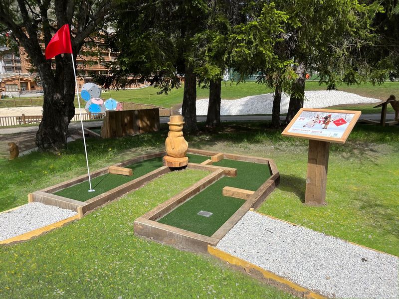 Parcours en U - Mini golf en été de Val d'Isère