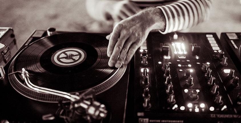 Inleiding tot DJ en scratchen
