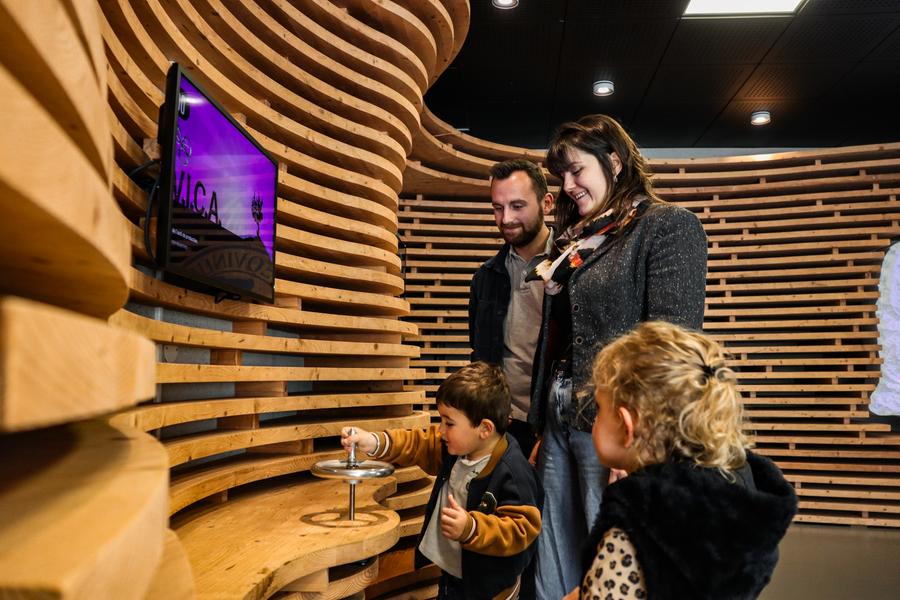 Néovinum : visite du parcours sensoriel et immersif_Ruoms