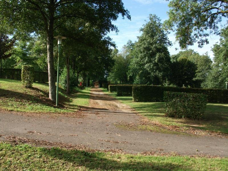 Grands-Emplacements-nus-arborés