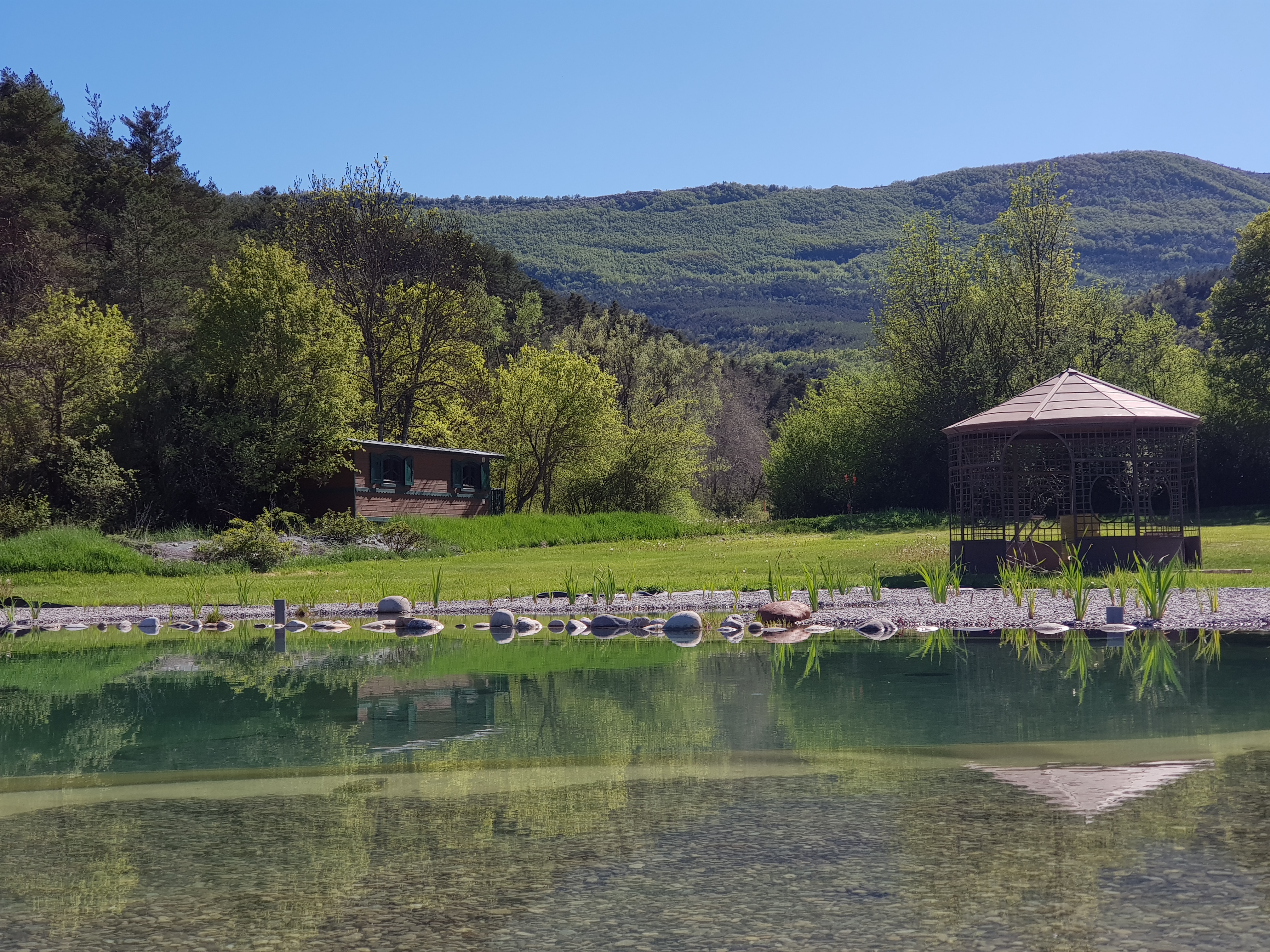 Roulotte vue piscine
