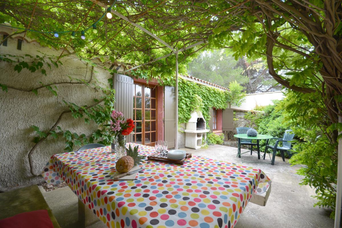 LA GLYCINE, Les Baux-de-Provence - photo 29