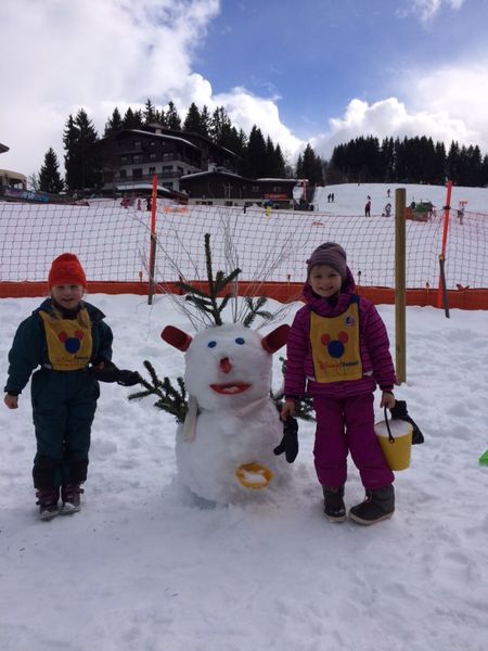 Activités en extérieure à la garderie des Loupiots