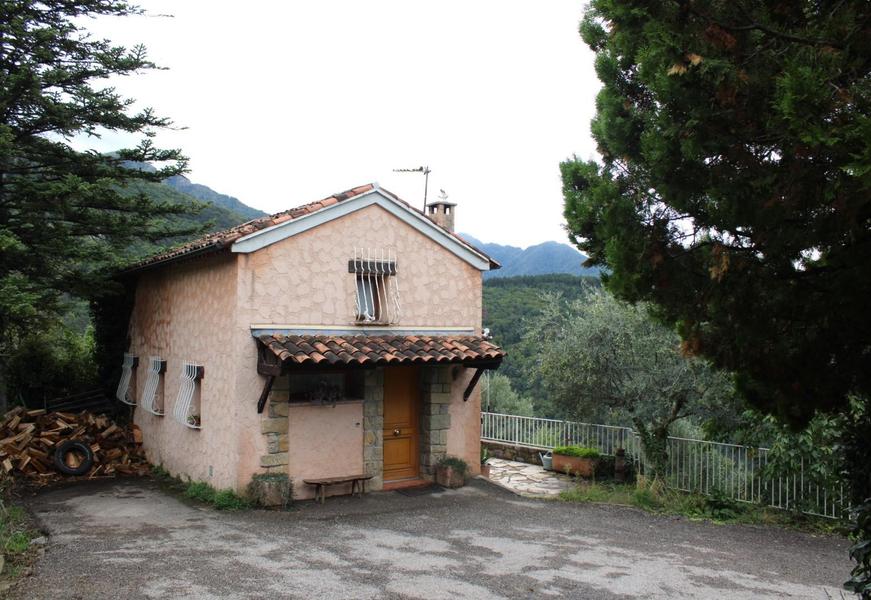 Gîte Le Belvédère-Parking-Belvédère-Gîtes de France des Alpes-Maritimes