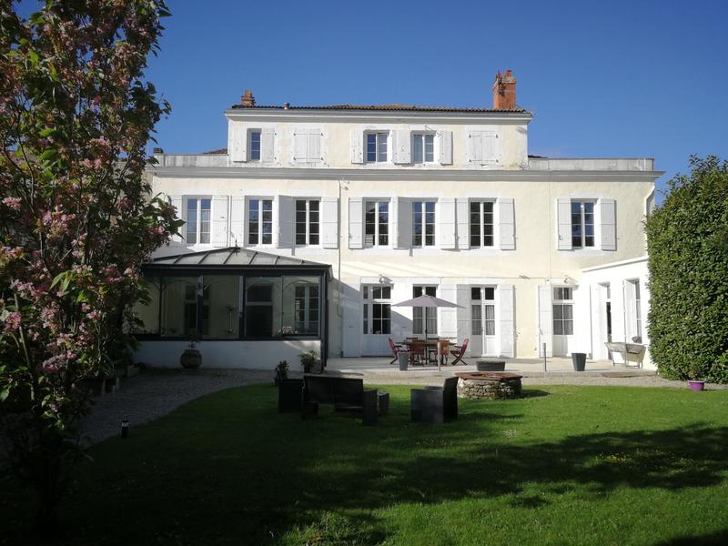 Façade maison jardin
