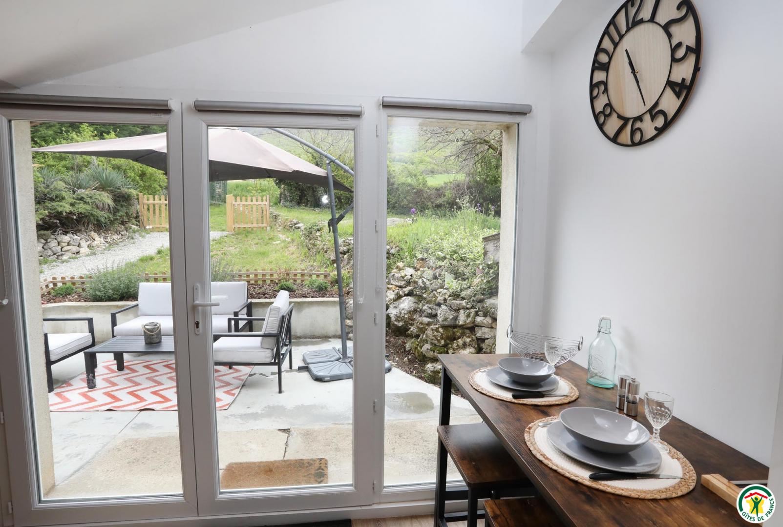 Cuisine donnant sur la terrasse
