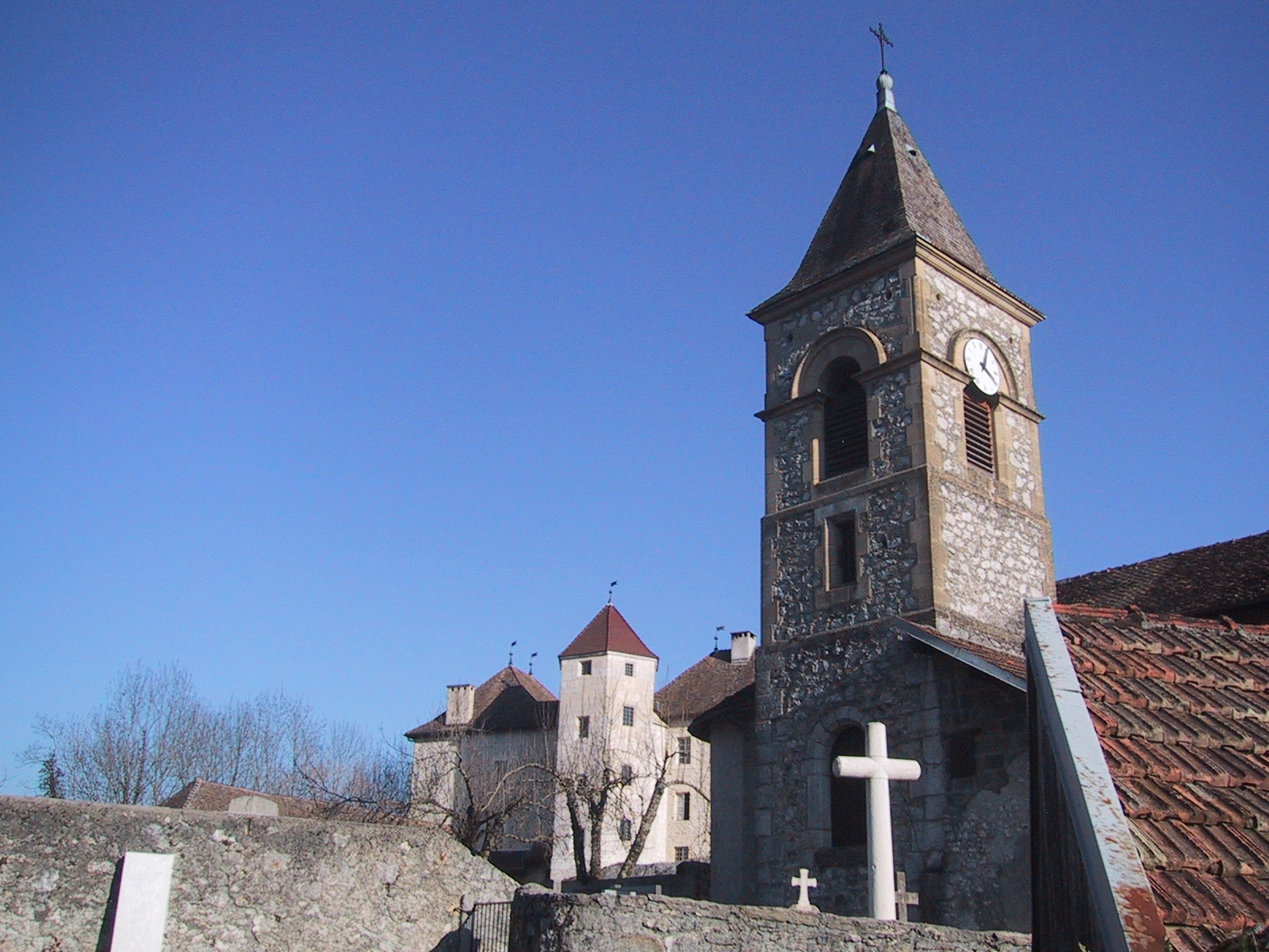 Eglise et Château de Lavours