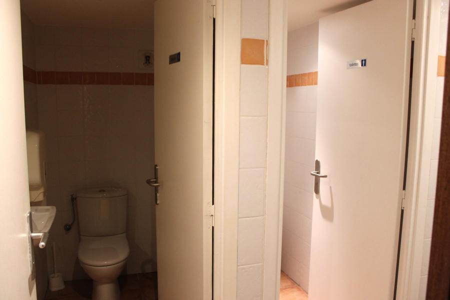 Grange des Tilleuls - Sanitaires - Gîtes de Groupe d'Etape - Roure - Alpes-Maritimes