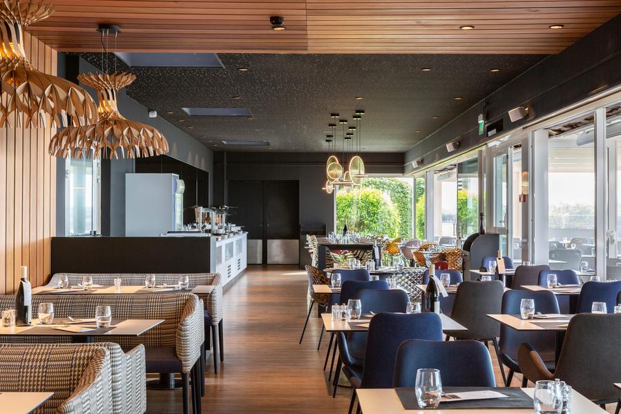 La salle intérieure du restaurant.