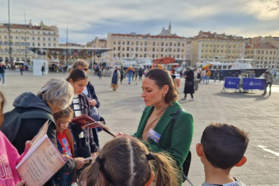 Enquête royale : Qui complote contre le roi Soleil ? (famille)