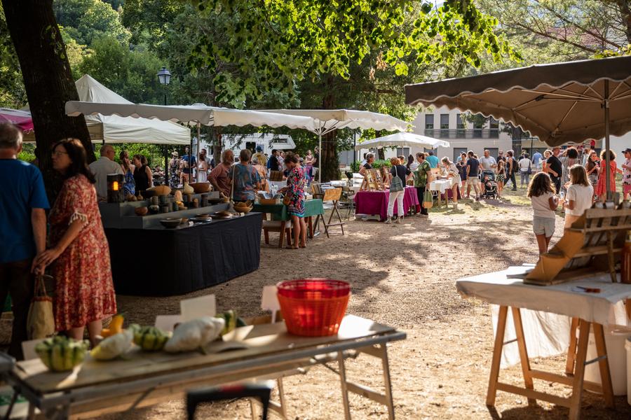 Burzet - marché lundis du terroir et du savoir©sourcesetvolcans