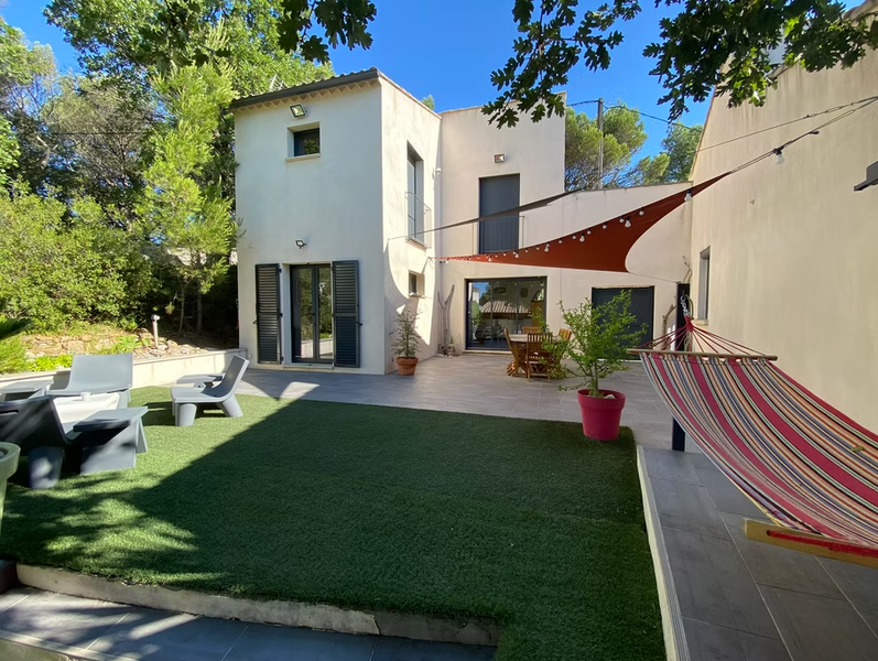 La cigale rouge_Mondragon