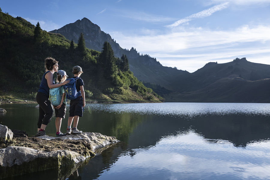 randonnées en famille avec un guide au Grand-Bornand