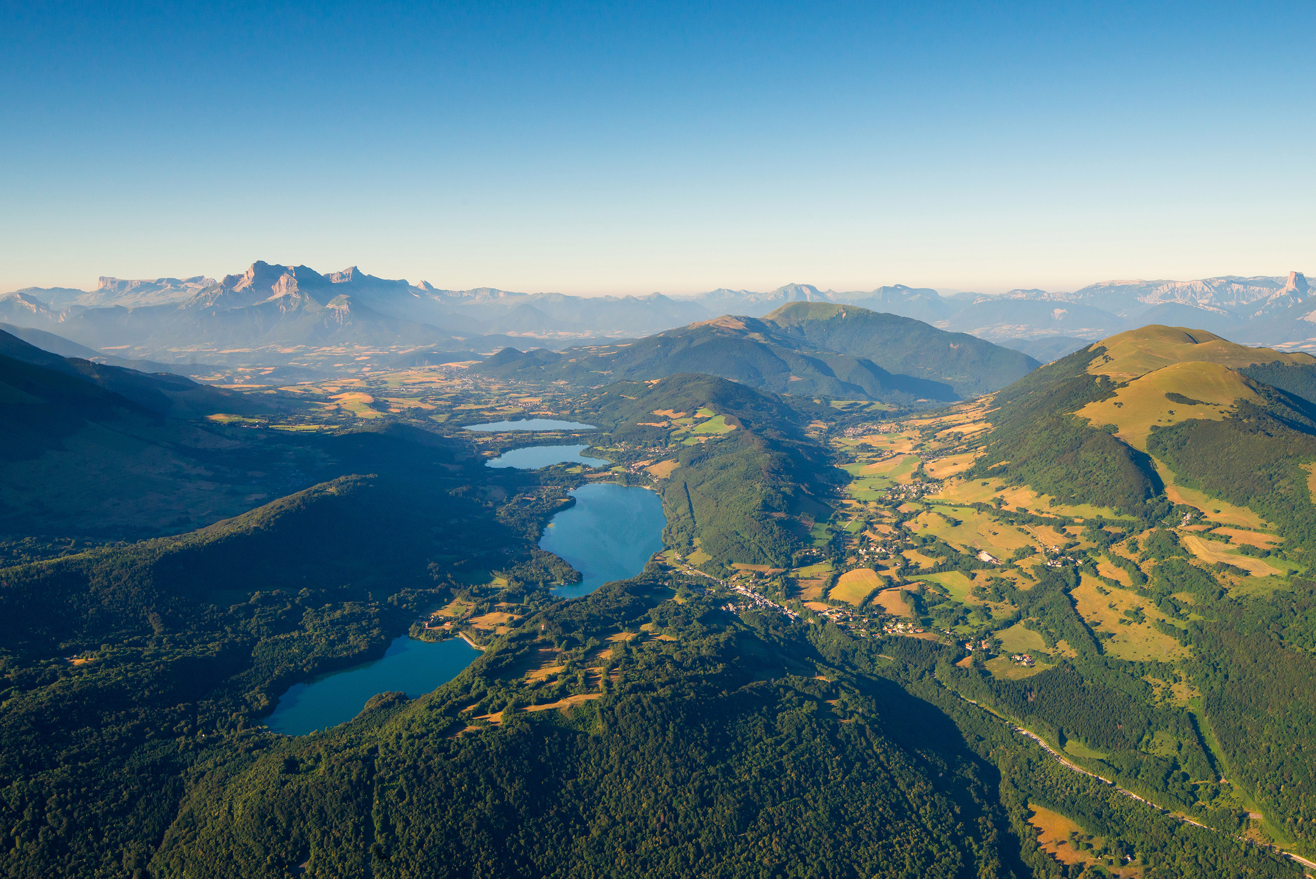 vue_aerienne_lacs_frederick-pattou_dep38.jpg