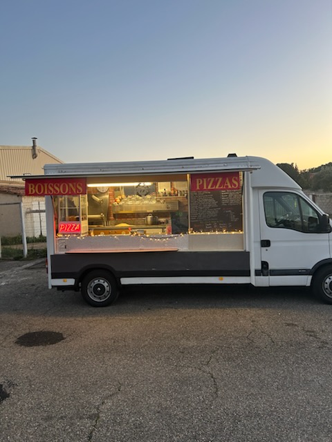 JKJ Pizza, Istres - photo 3