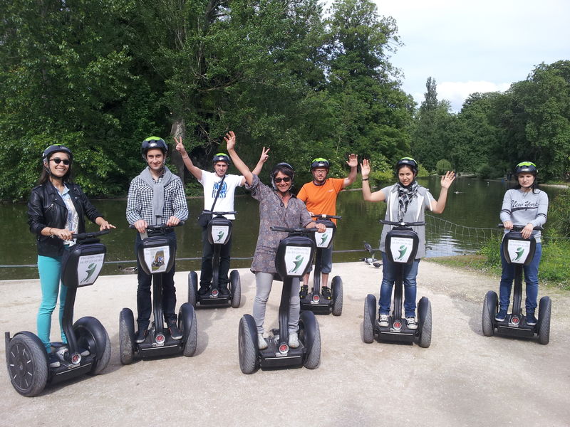 En gyropode dans le Bois de Vincennes 