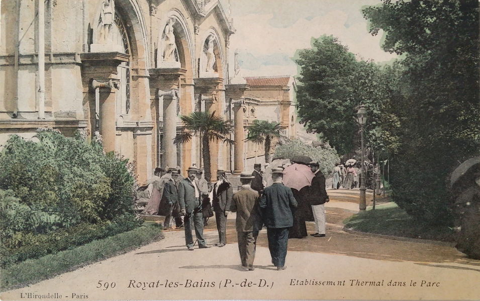 Façade des  Thermes de Royat, carte postale ancienne