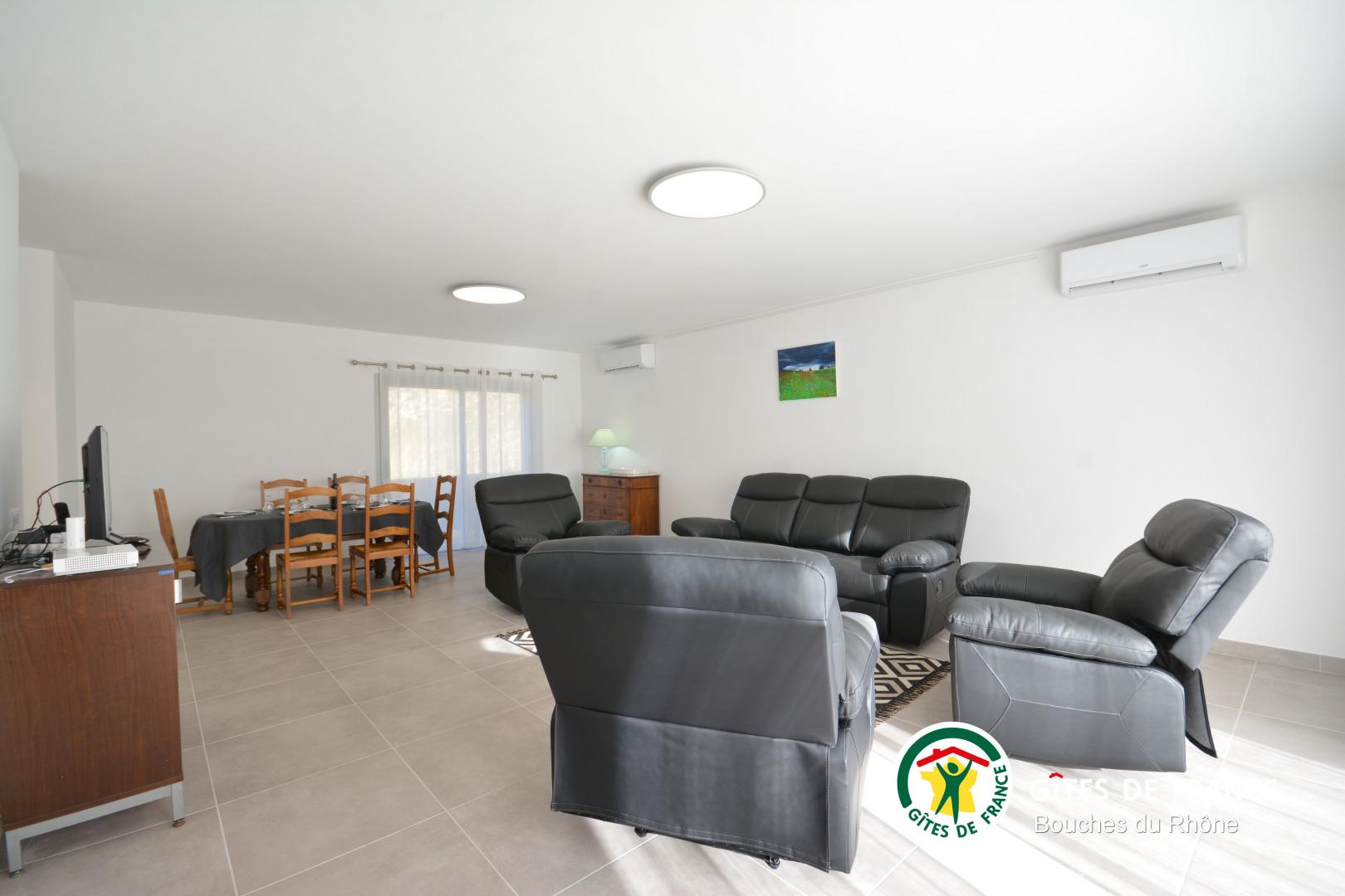 Manon, Lamanon - photo 12