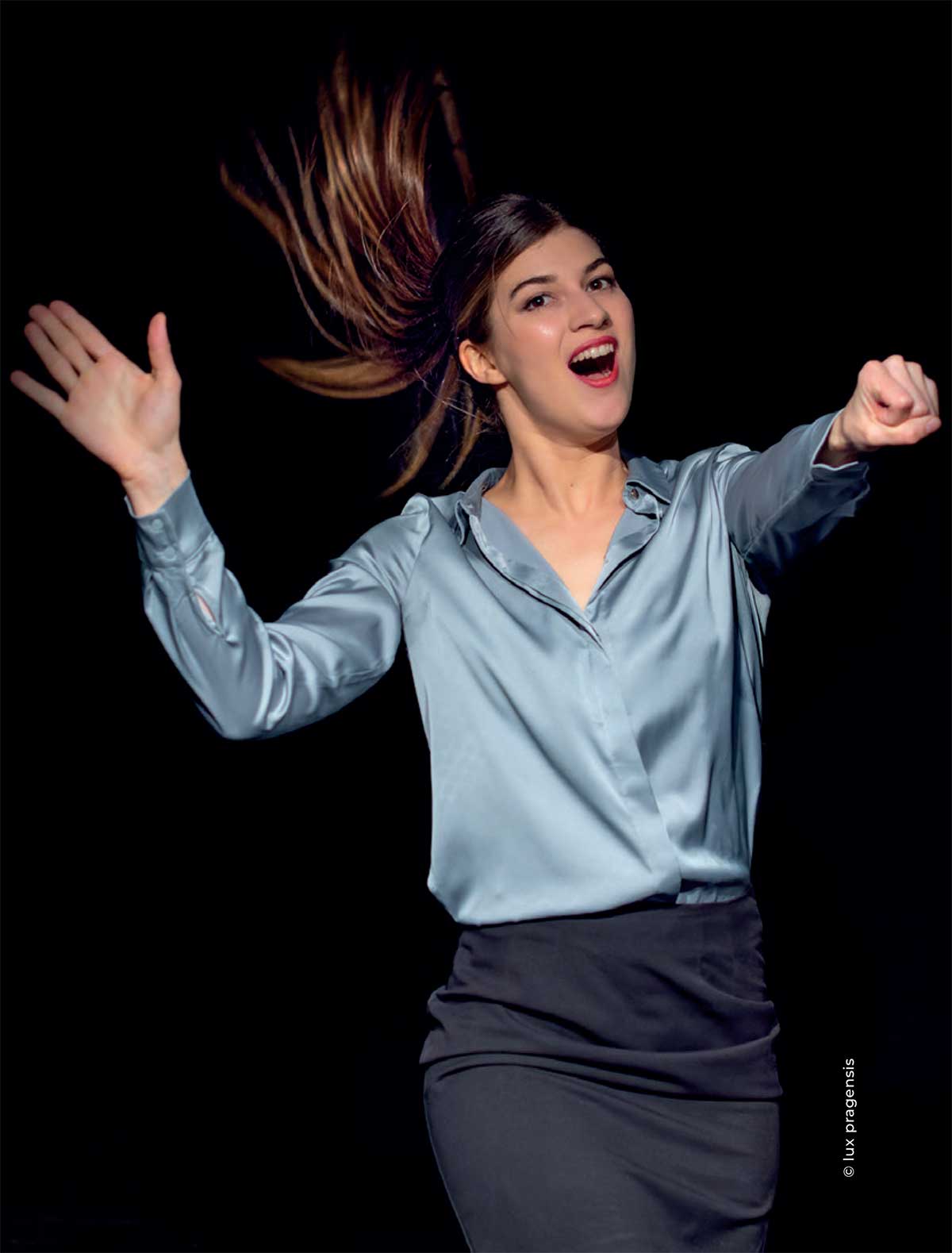 Bureaucratic Dystopia on Stage: The Phone Hold Solo in Nîmes - News Directory 3