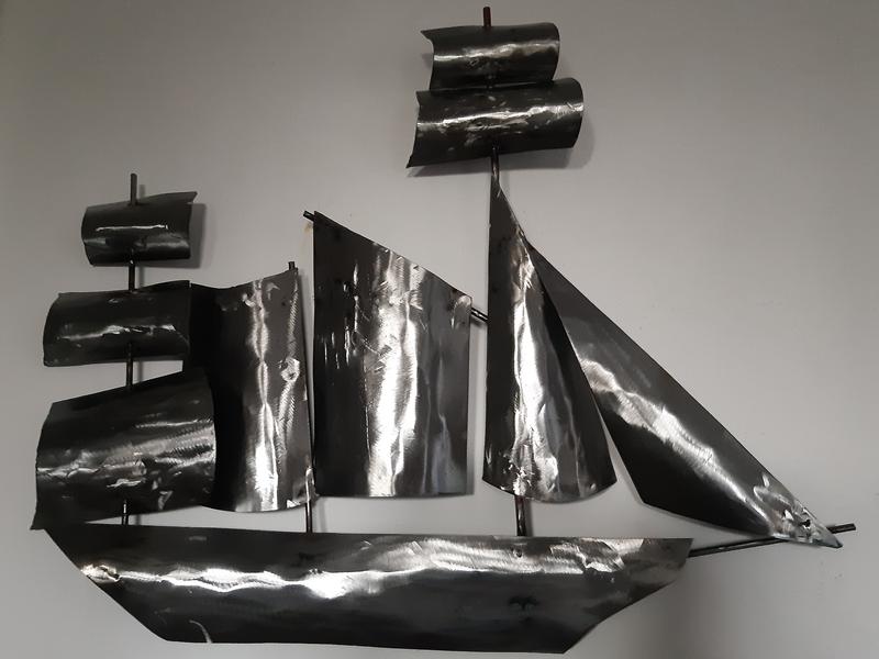 Représentation dun bateau en métal