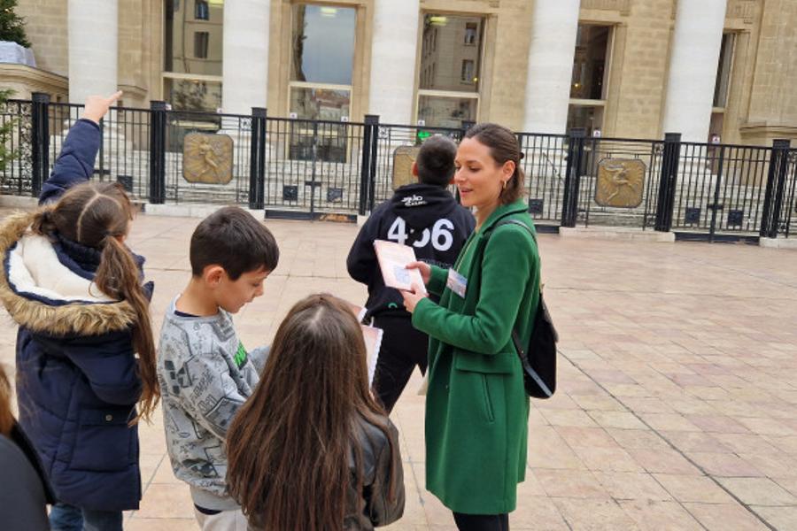 Enquête royale : Qui complote contre le roi Soleil ? (famille)