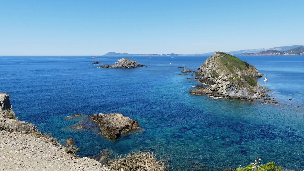 Ilots au large de la presqu'île de Giens