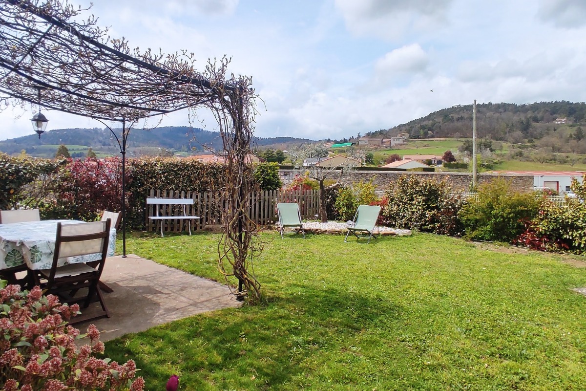 Le gite des Trois Colombes - La terrasse coté sud