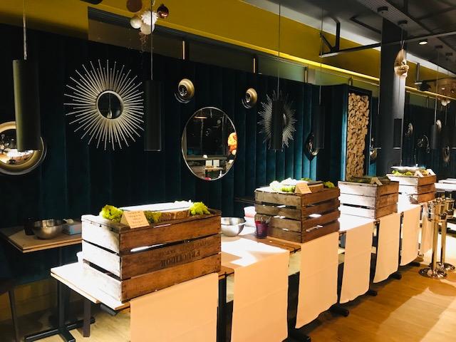 Mise en place d'un cocktail pour une groupe