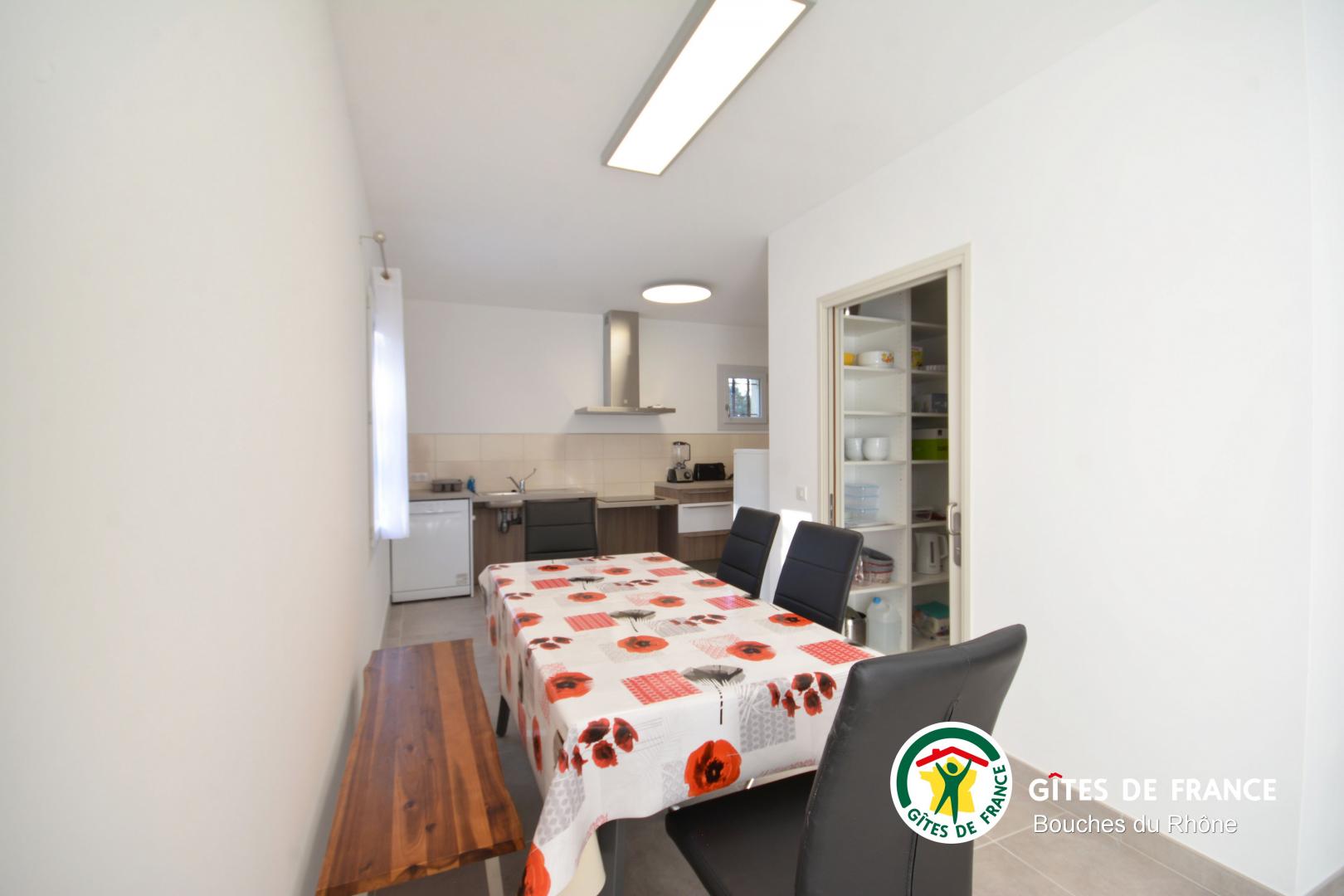 Manon, Lamanon - photo 24