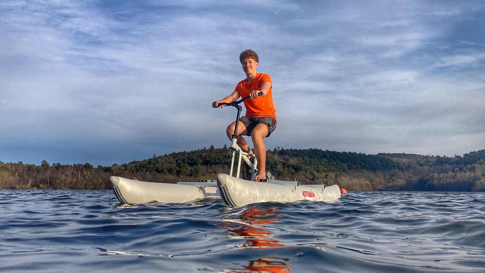 Location de vélos sur l'eau à l'École de Voile