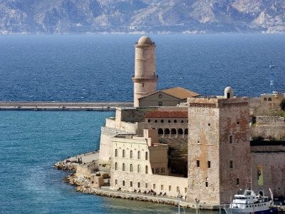 Tour carrée du Roy René