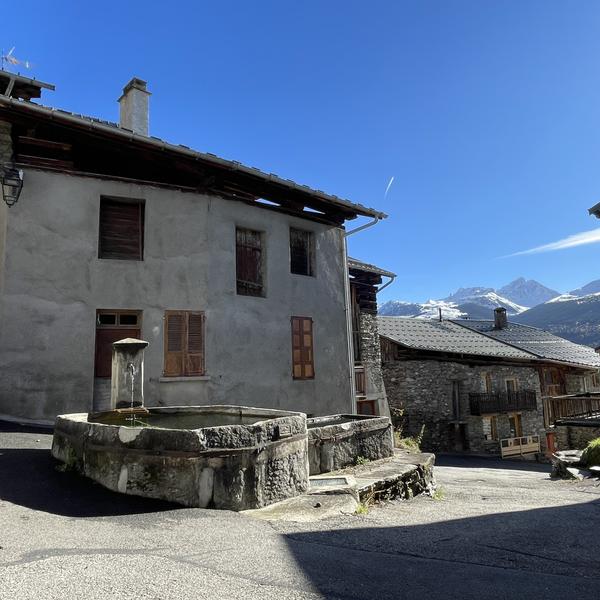 Bassin dans les ruelles de Tincave sur la boucle des hameaux - Bozel