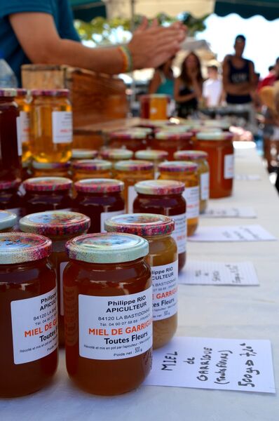 Marché de La Tour d'Aigues