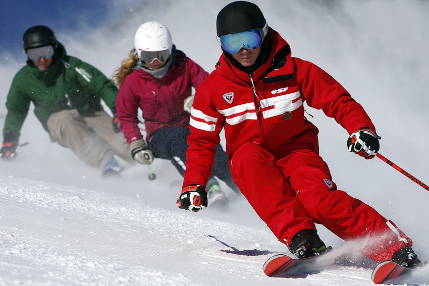 Cours de ski alpin et club Piou-Piou avec l'ESF aux Plans d'Hotonnes